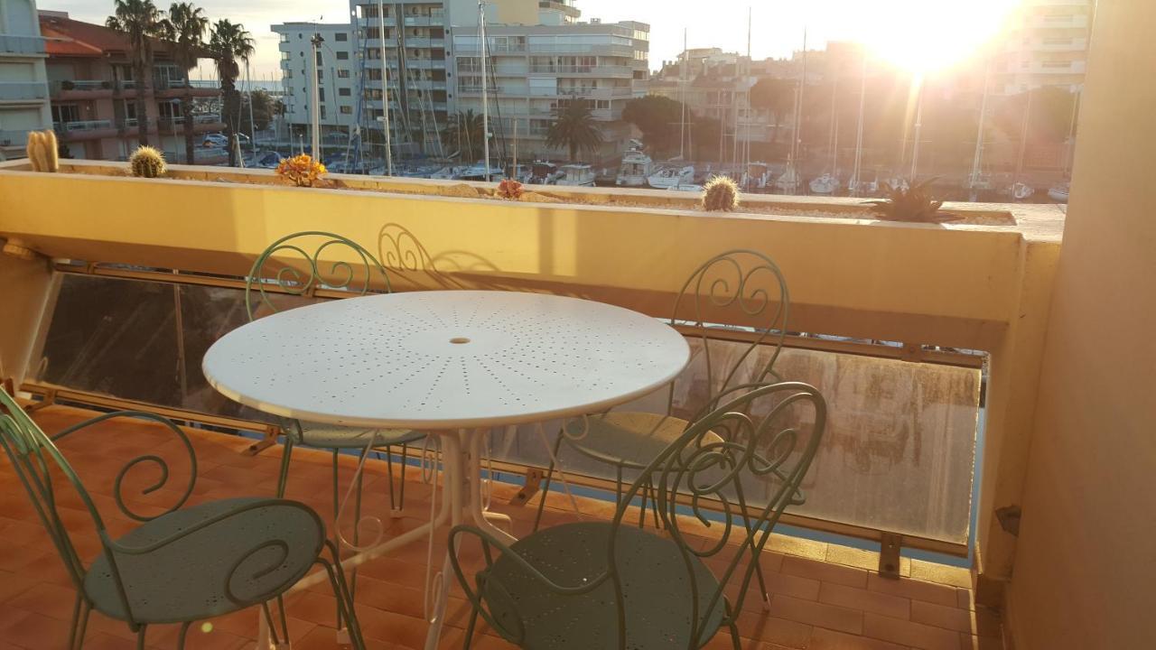 Beau T2 Au Calme Avec Parking Sublime Vue Sur Port Apartment Кане Екстериор снимка